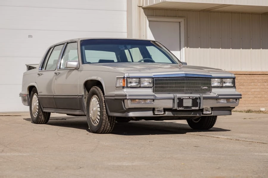 1986 Cadillac DeVille 6th Gen - Image 6 of 31