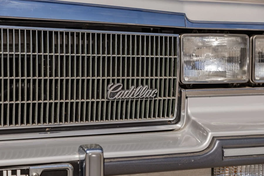 1986 Cadillac DeVille 6th Gen - Image 13 of 31