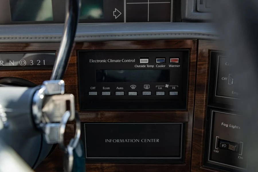 1986 Cadillac DeVille 6th Gen - Image 19 of 31