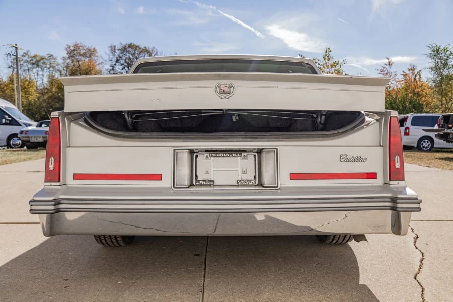 1986 Cadillac DeVille 6th Gen - Image 5 of 31