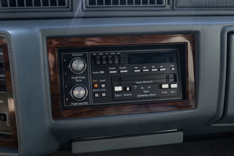 1986 Cadillac DeVille 6th Gen - Image 15 of 31