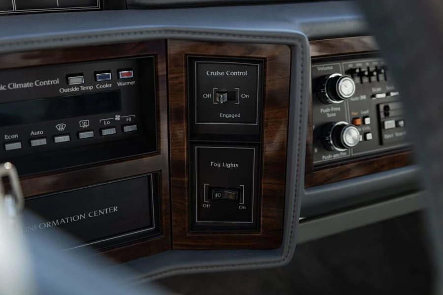 1986 Cadillac DeVille 6th Gen - Image 16 of 31
