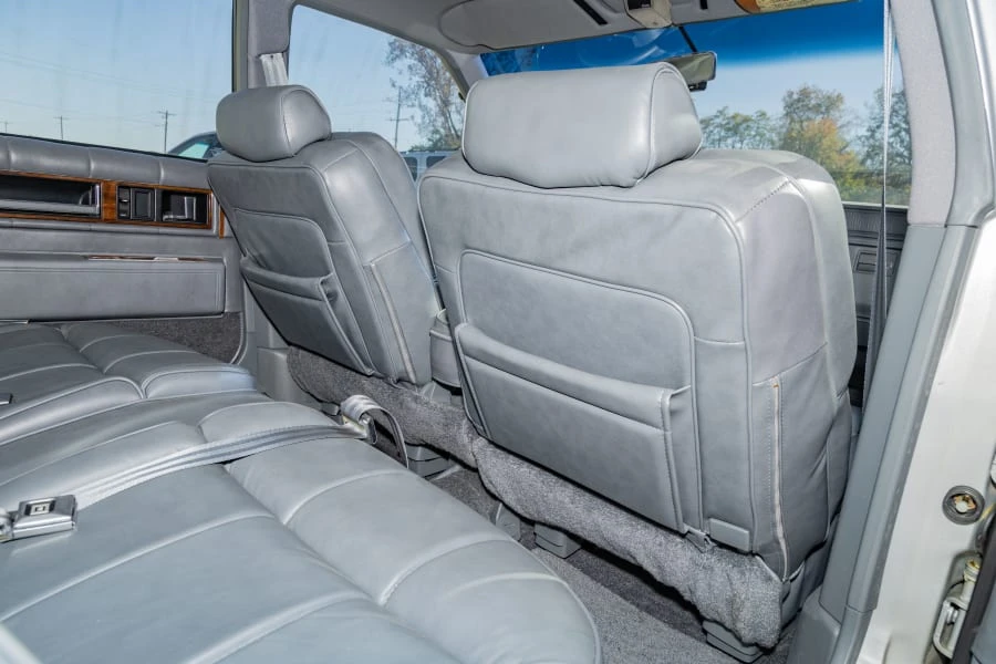 1986 Cadillac DeVille 6th Gen - Image 27 of 31