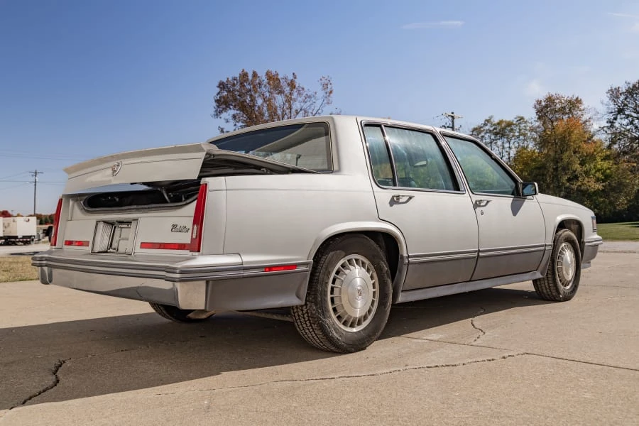 1986 Cadillac DeVille 6th Gen - Image 3 of 31