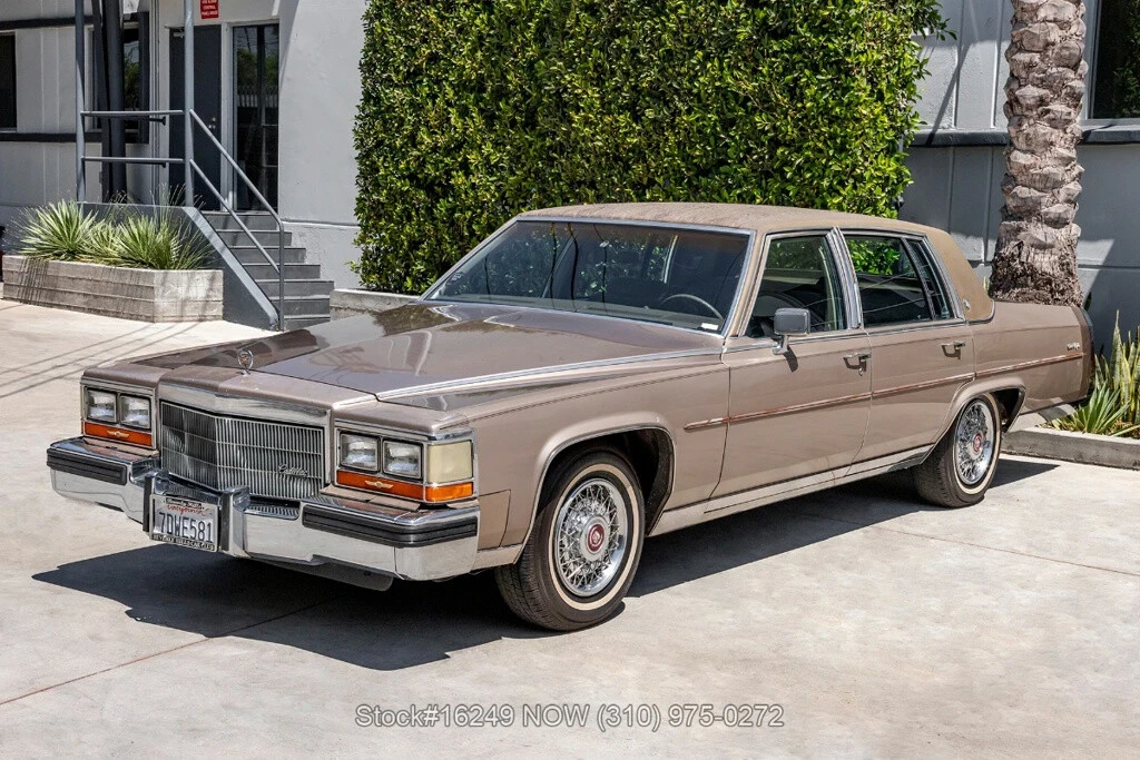 1986 Cadillac Fleetwood - Image 8 of 12