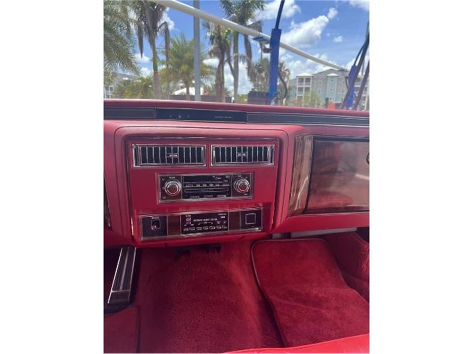 1986 Cadillac Fleetwood - Image 11 of 21