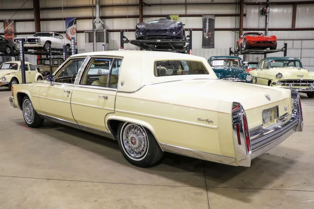 1986 Cadillac Fleetwood - Image 6 of 12