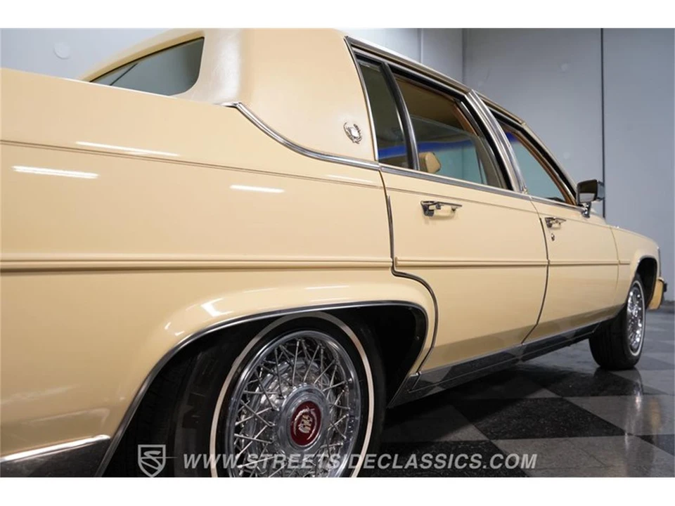 1986 Cadillac Fleetwood - Image 22 of 31