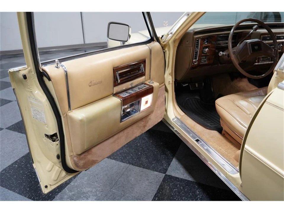 1986 Cadillac Fleetwood - Image 28 of 31