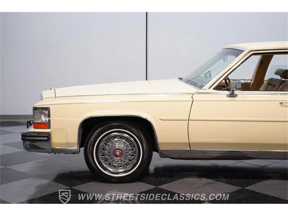 1986 Cadillac Fleetwood - Image 19 of 31