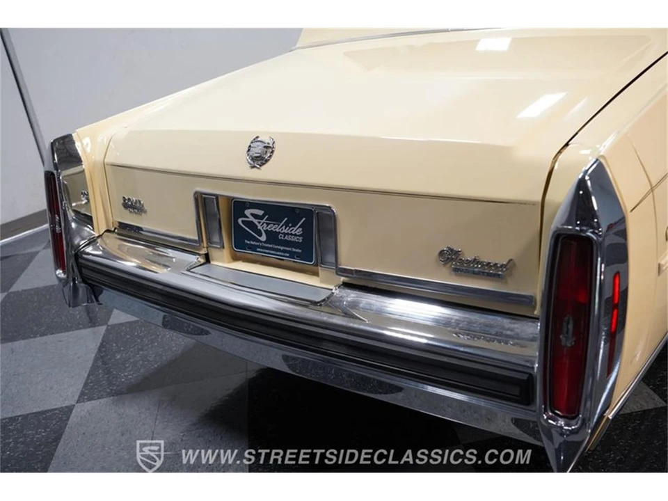 1986 Cadillac Fleetwood - Image 21 of 31