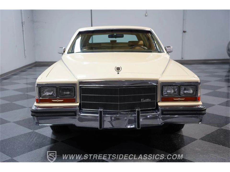1986 Cadillac Fleetwood - Image 15 of 31