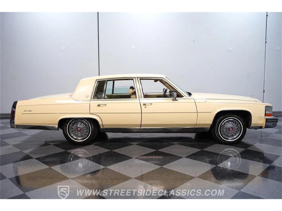 1986 Cadillac Fleetwood - Image 12 of 31