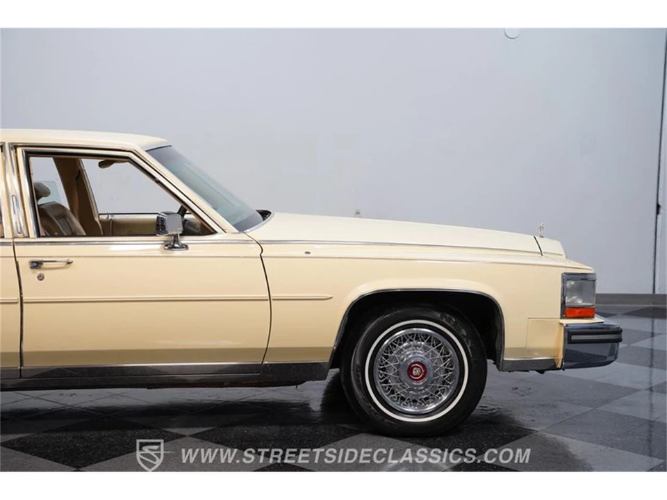 1986 Cadillac Fleetwood - Image 24 of 31
