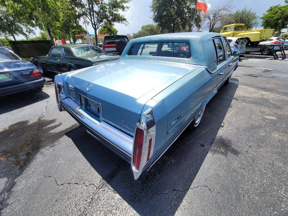 1986 Cadillac Fleetwood - Image 6 of 24