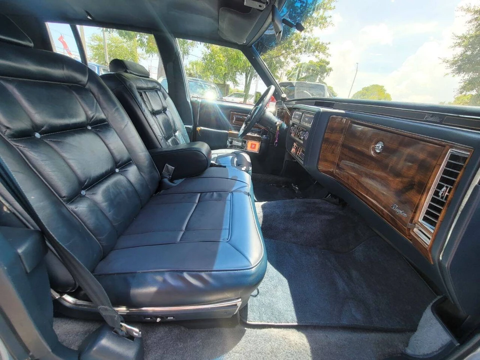 1986 Cadillac Fleetwood - Image 22 of 23