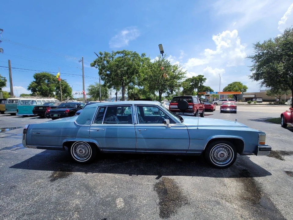 1986 Cadillac Fleetwood - Image 7 of 23