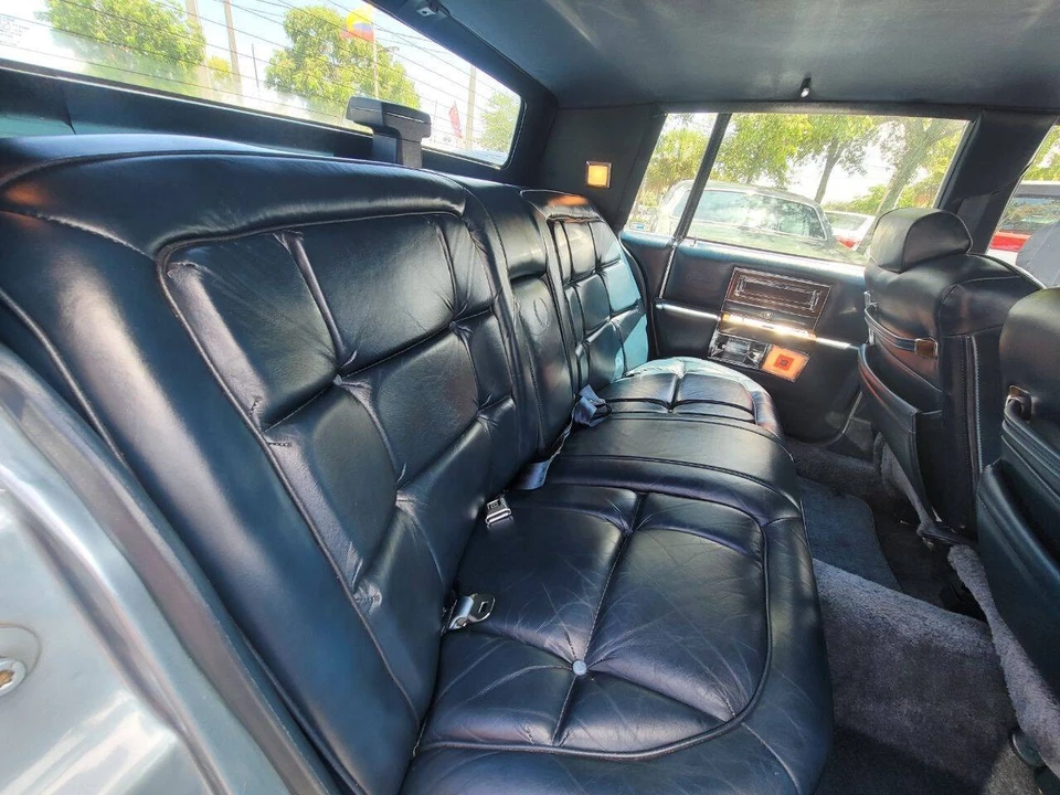1986 Cadillac Fleetwood - Image 19 of 23