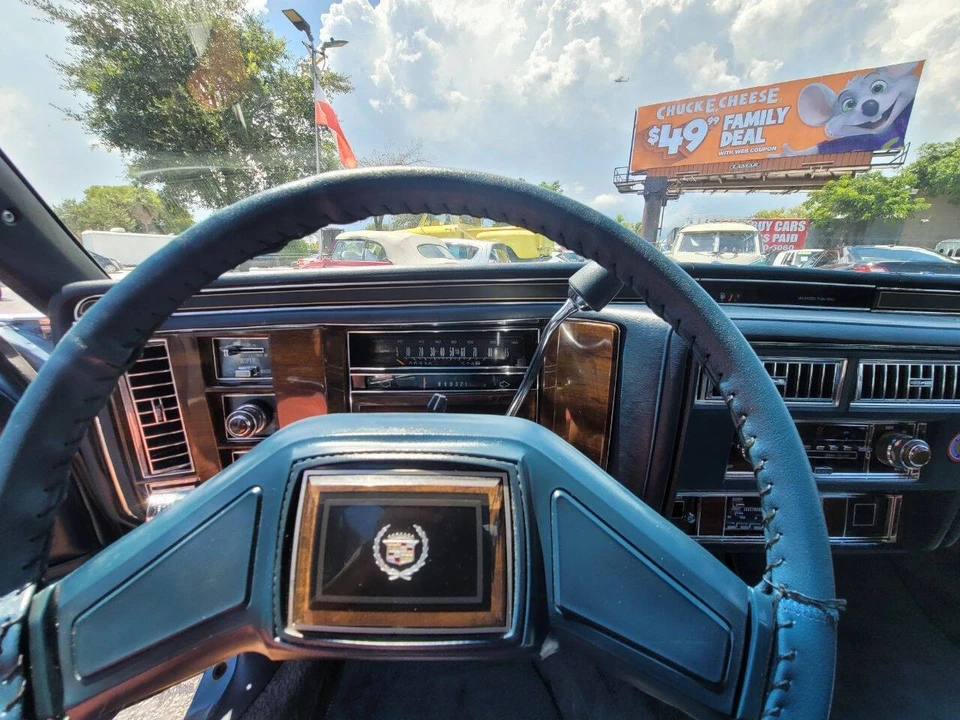 1986 Cadillac Fleetwood - Image 15 of 24