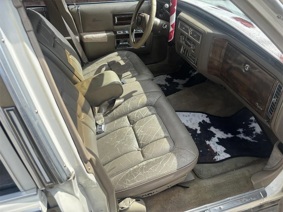 1986 Cadillac Fleetwood - Image 13 of 19