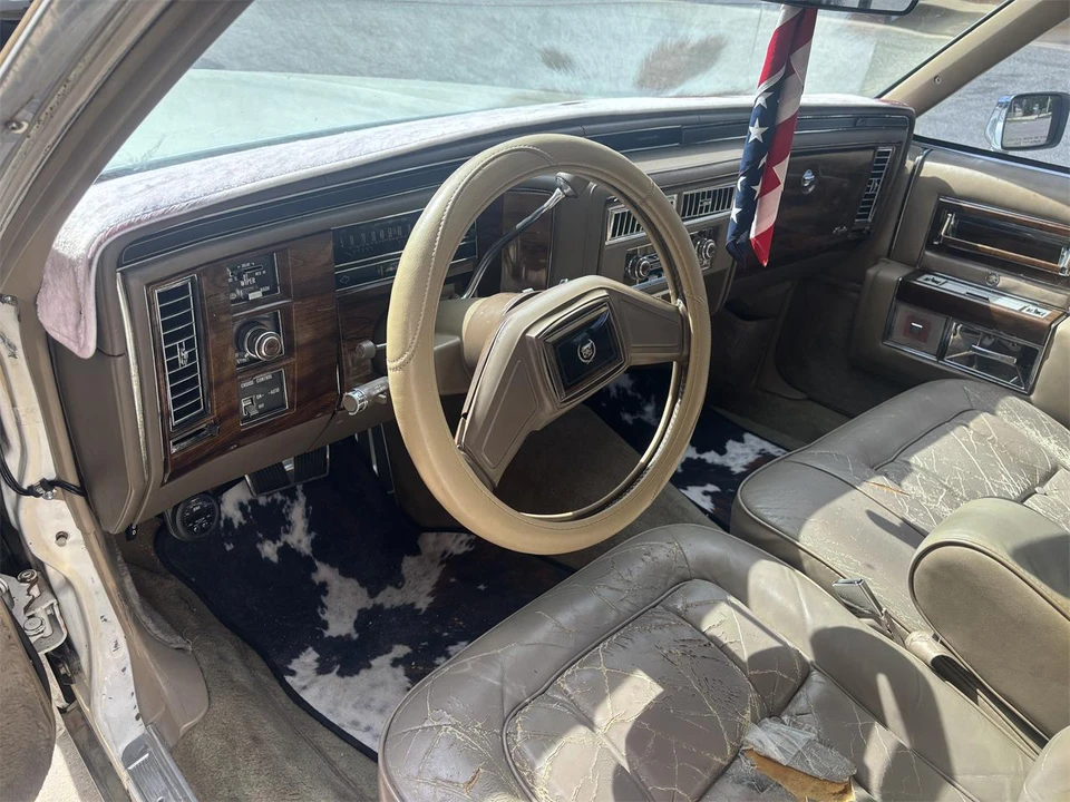 1986 Cadillac Fleetwood - Image 11 of 19