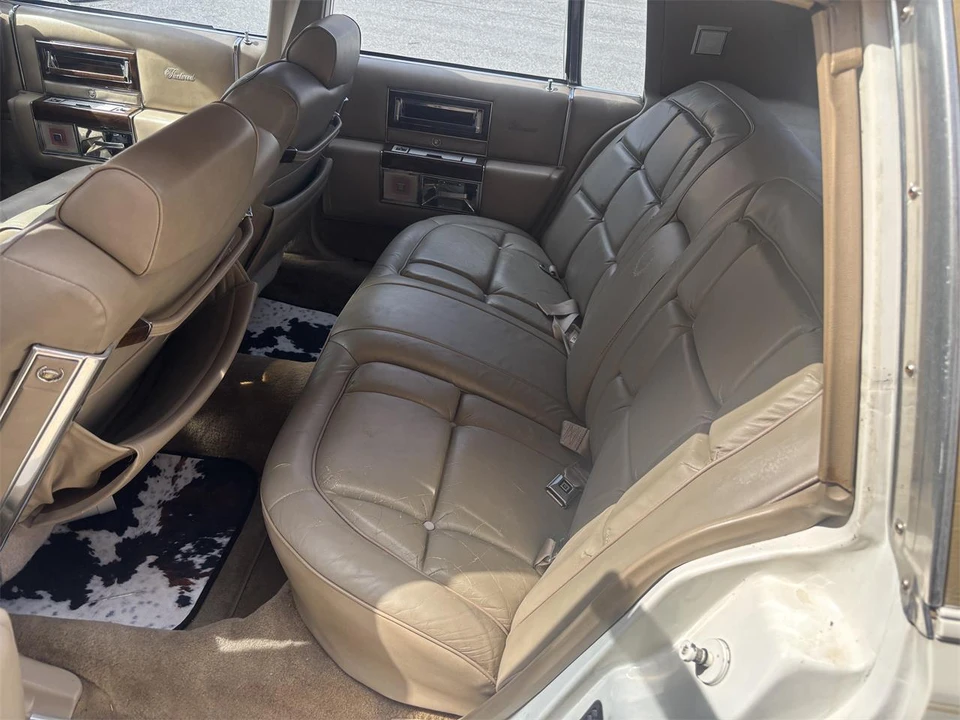 1986 Cadillac Fleetwood - Image 14 of 19