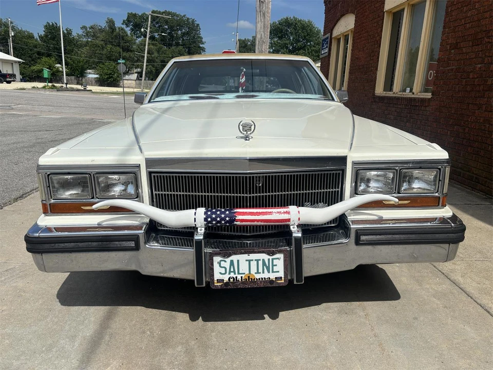 1986 Cadillac Fleetwood - Image 8 of 19