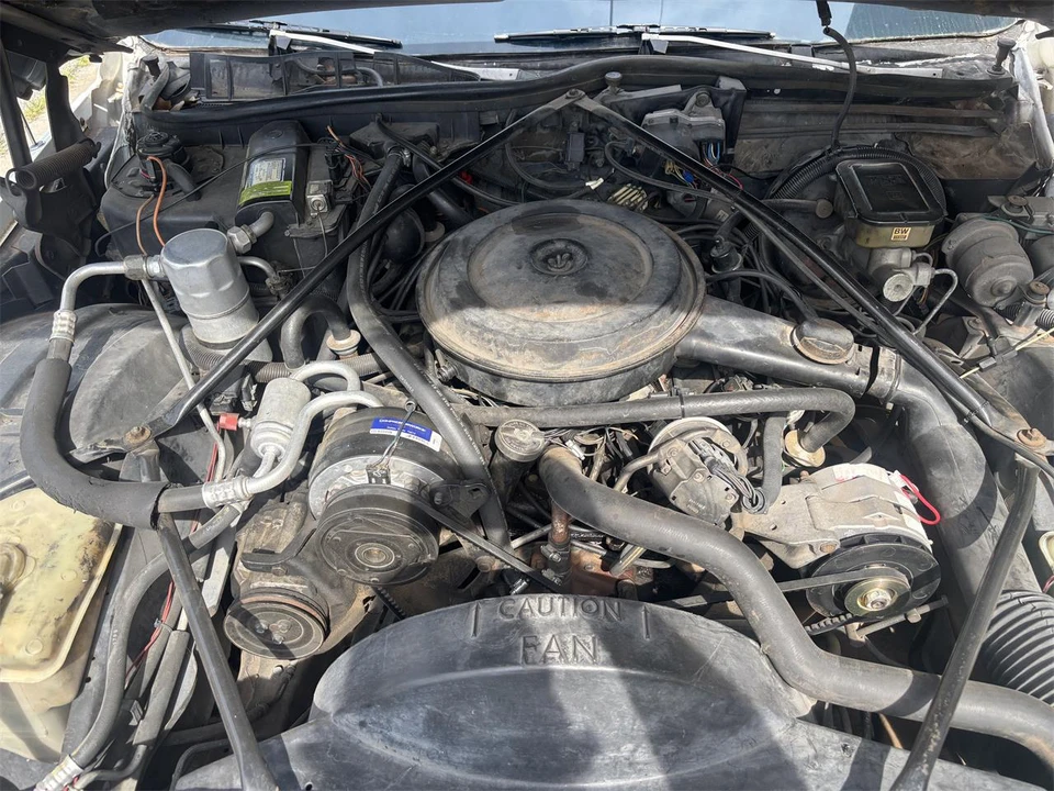 1986 Cadillac Fleetwood - Image 18 of 19