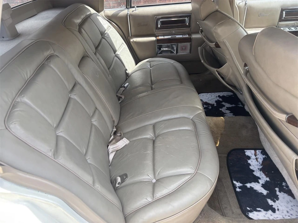 1986 Cadillac Fleetwood - Image 16 of 19