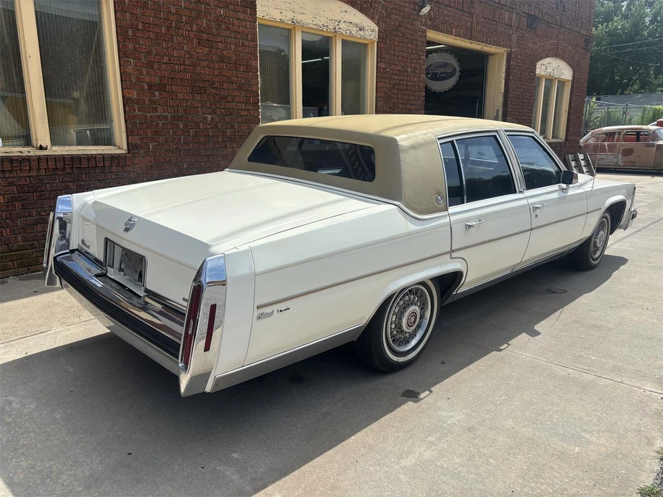 1986 Cadillac Fleetwood - Image 3 of 19
