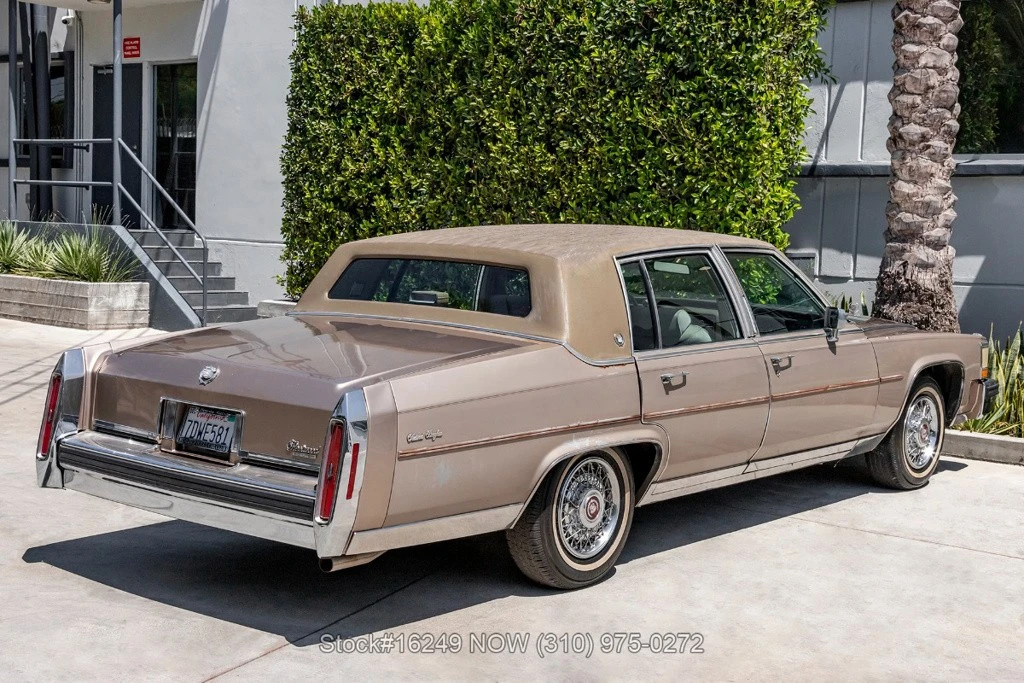 1986 Cadillac Fleetwood - Image 5 of 12