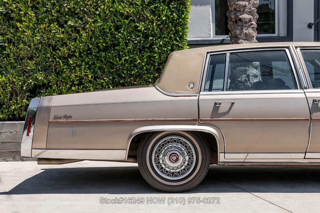 1986 Cadillac Fleetwood - Image 11 of 12