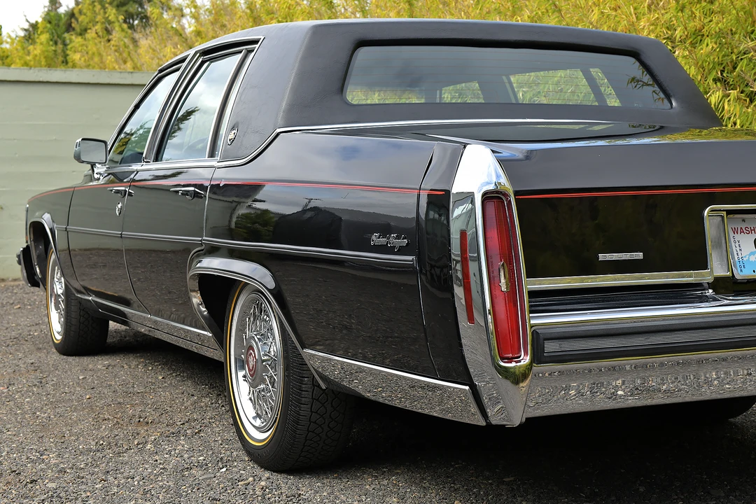 1986 Cadillac Fleetwood - Image 13 of 31