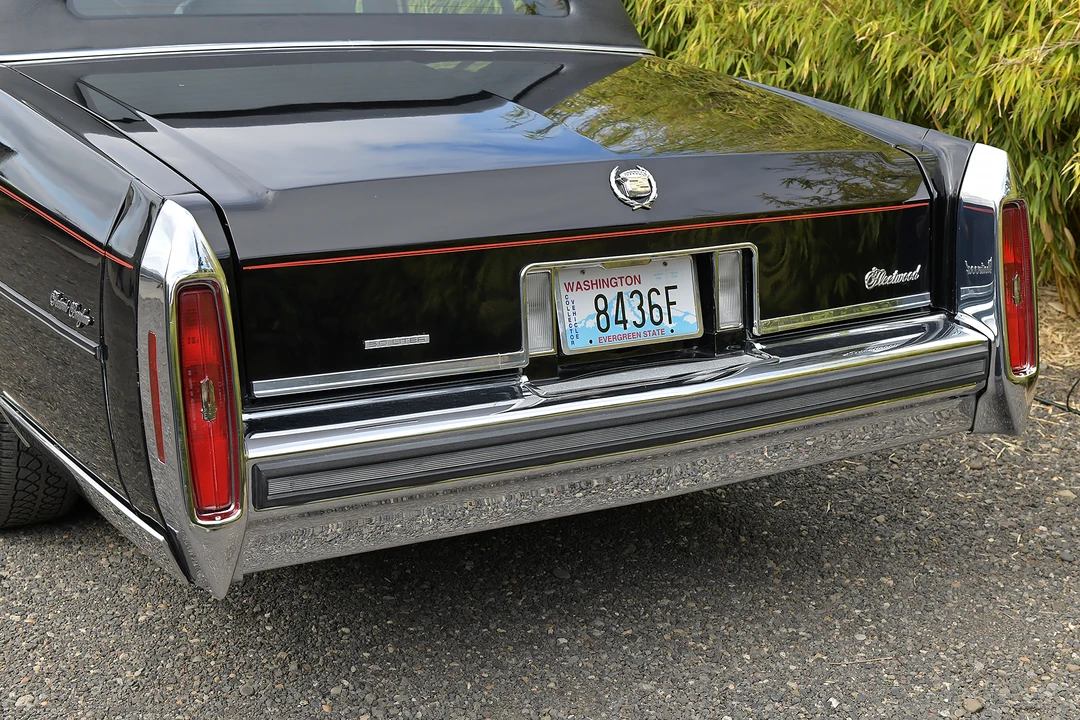 1986 Cadillac Fleetwood - Image 15 of 31