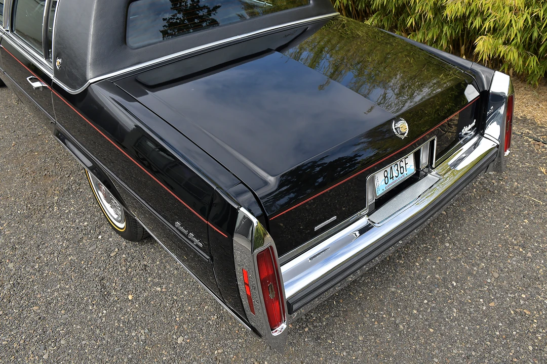 1986 Cadillac Fleetwood - Image 16 of 31