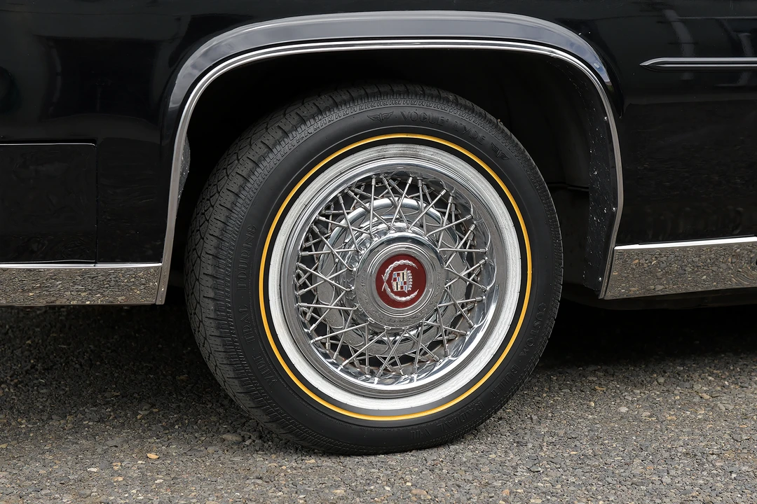 1986 Cadillac Fleetwood - Image 4 of 31
