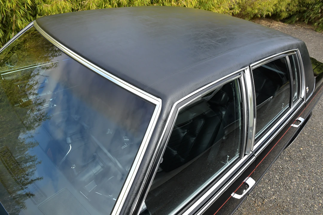 1986 Cadillac Fleetwood - Image 9 of 31