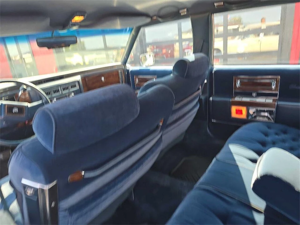 1986 Cadillac Fleetwood - Image 15 of 28
