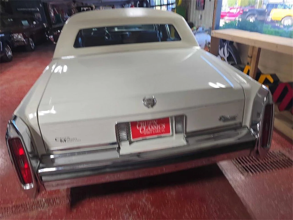 1986 Cadillac Fleetwood - Image 31 of 31