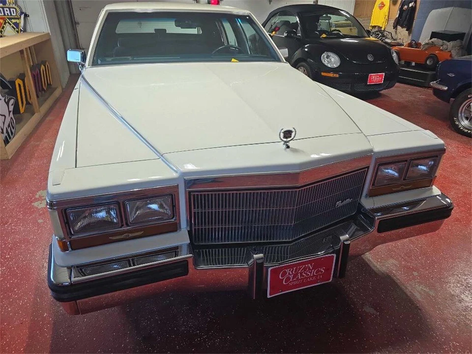 1986 Cadillac Fleetwood - Image 23 of 31