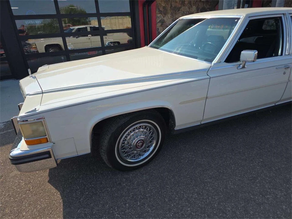 1986 Cadillac Fleetwood - Image 6 of 31