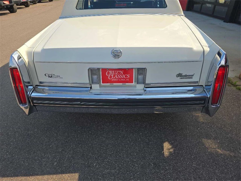 1986 Cadillac Fleetwood - Image 22 of 31