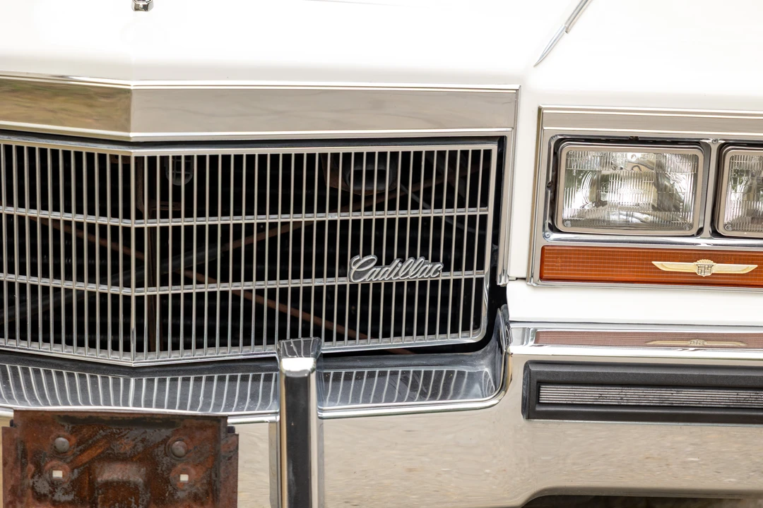 1986 Cadillac Fleetwood - Image 25 of 31