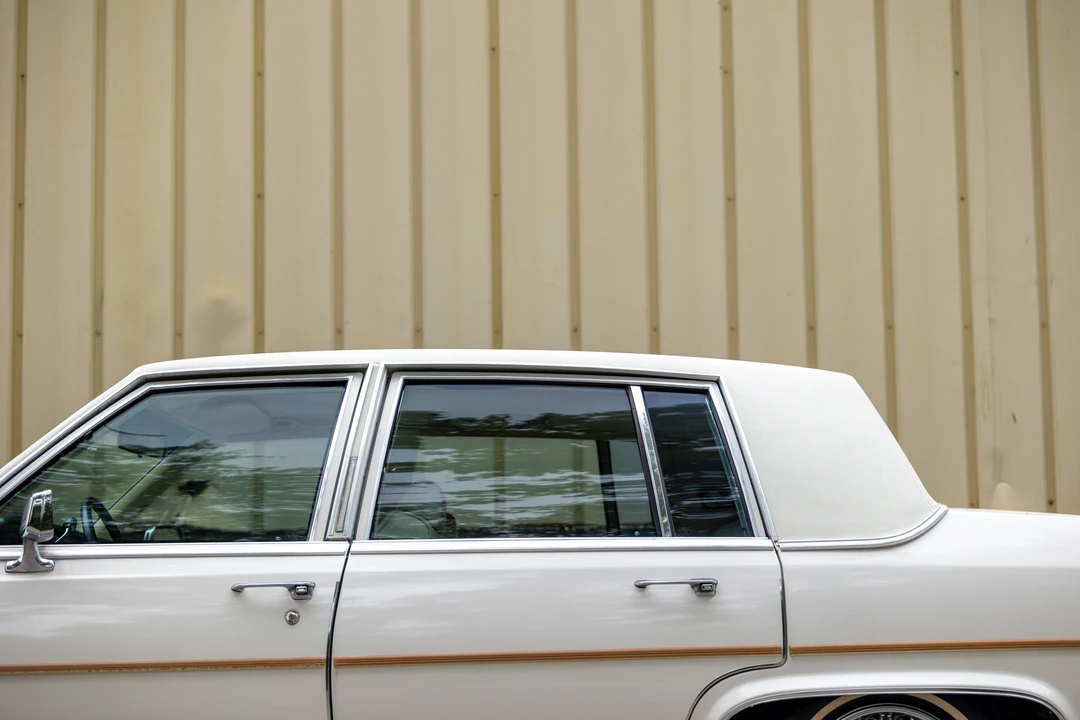 1986 Cadillac Fleetwood - Image 11 of 31