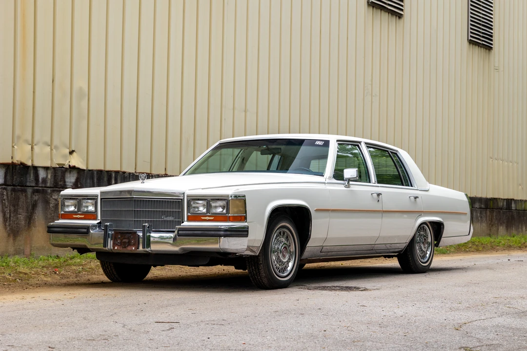 1986 Cadillac Fleetwood - Image 2 of 31