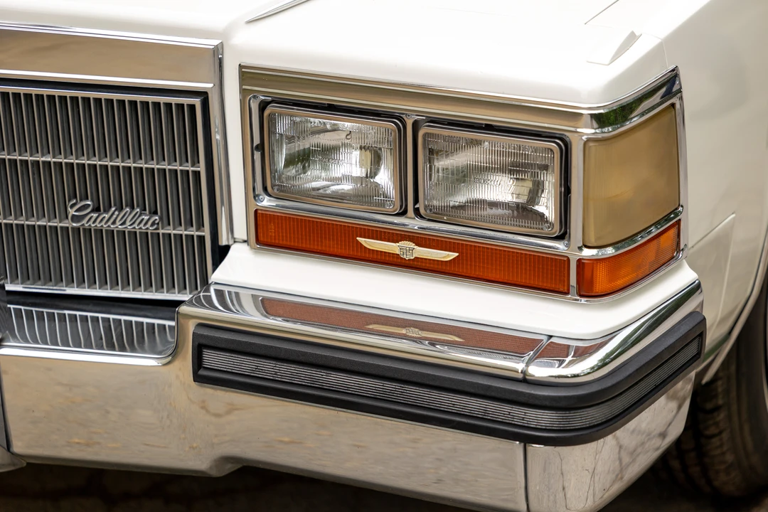 1986 Cadillac Fleetwood - Image 15 of 31