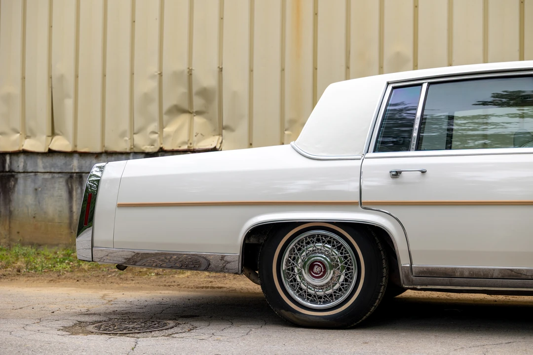1986 Cadillac Fleetwood - Image 12 of 31