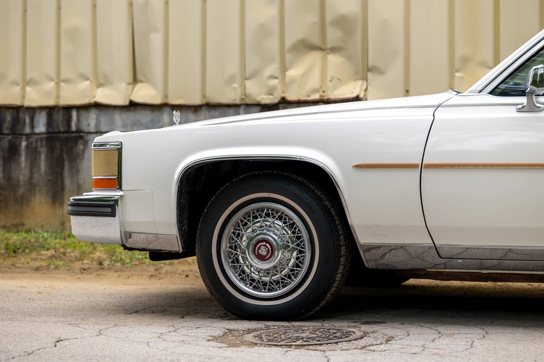 1986 Cadillac Fleetwood - Image 9 of 31