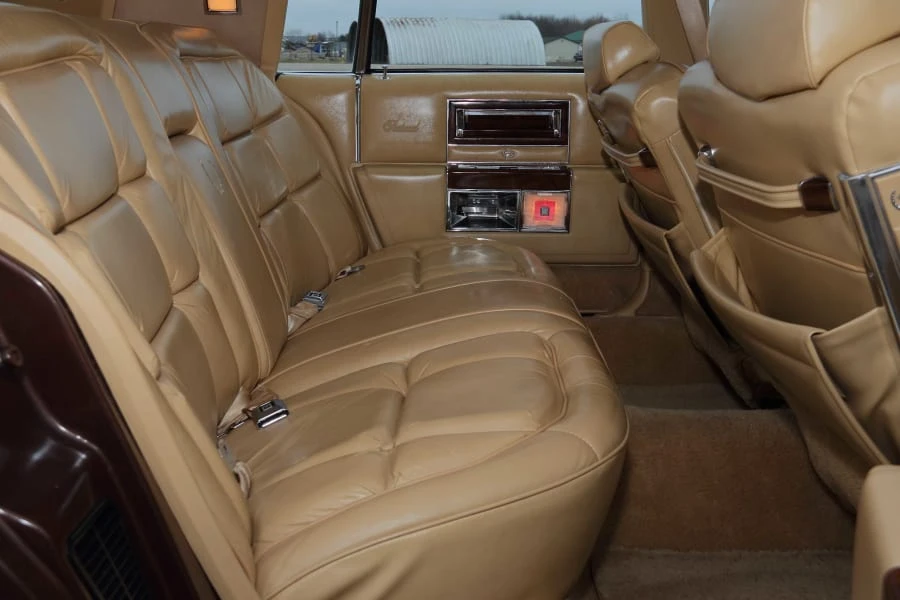 1986 Cadillac Fleetwood - Image 16 of 29