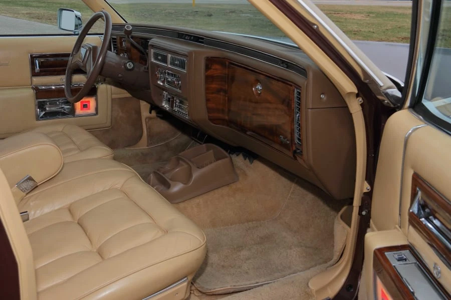 1986 Cadillac Fleetwood - Image 15 of 29